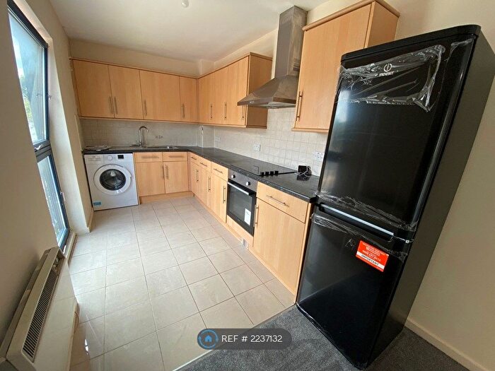 2 Bedroom Flat To Rent In Victoria Way, London, SE7