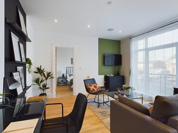 2 Bedroom Apartment To Rent In Surrey, KT16