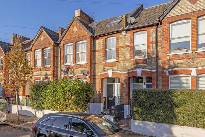 2 Bedroom Flat To Rent In Cobbold Road, London W12