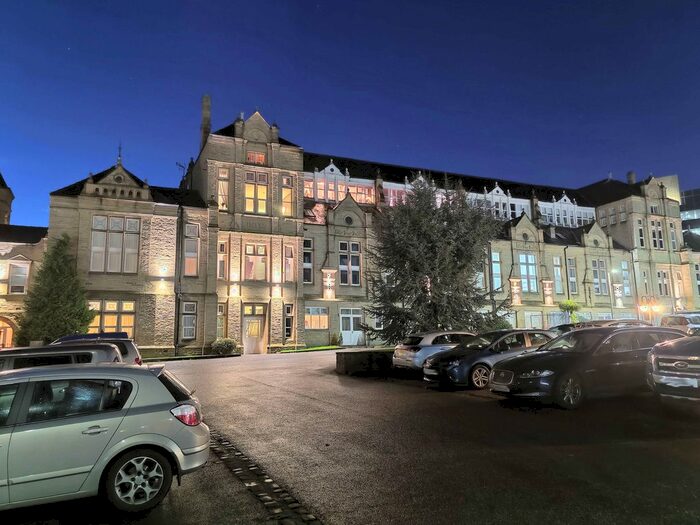 2 Bedroom Flat To Rent In Clare Hall Apartments, Prescott Street, Halifax, West Yorkshire, HX1