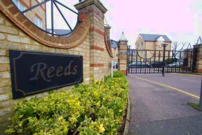 2 Bedroom Apartment To Rent In Norbury Avenue, Watford, WD24