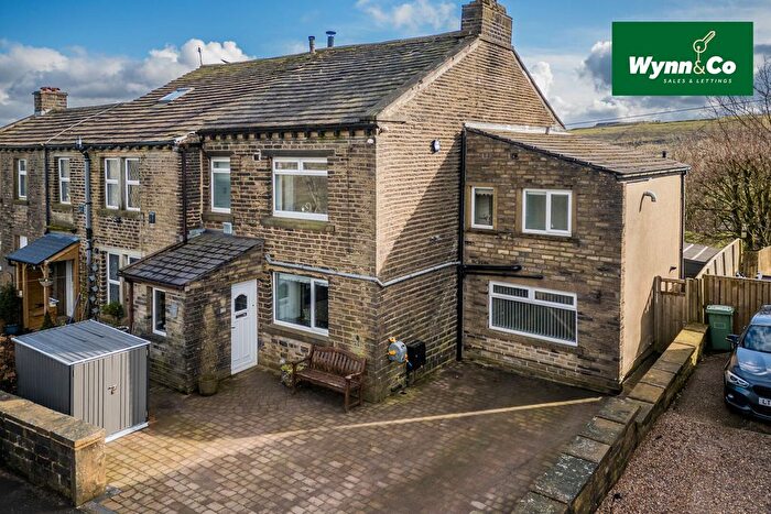 4 Bedroom Property For Sale In New Hey Road, Outlane, Huddersfield, HD3