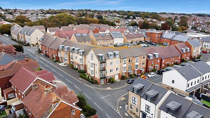 2 Bedroom Apartment For Sale In Old Road, East Cowes, PO32