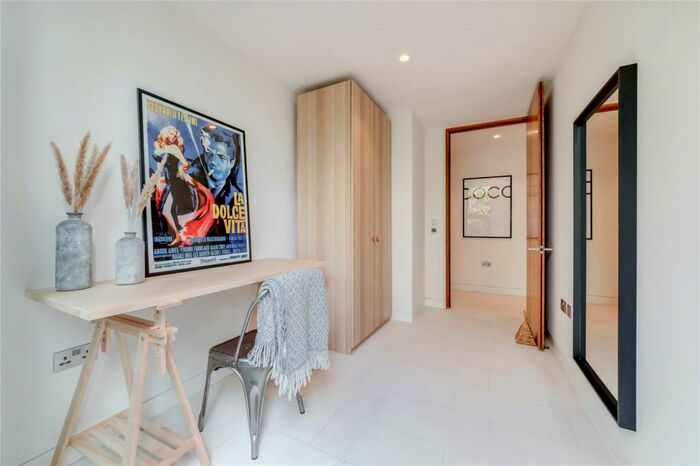 2 Bedroom Apartment To Rent In Oval Road, London, NW1