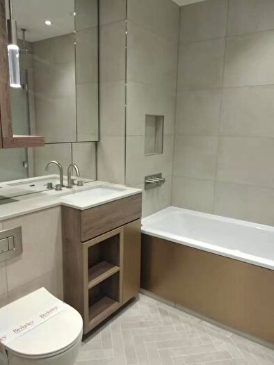 2 Bedroom Apartment To Rent In Queenshurst Square, Kingston Upon Thames, Surrey, KT2