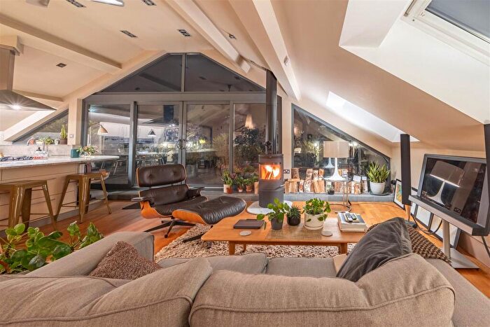 3 Bedroom Penthouse For Sale In Stirling Hall, Elm Road, Leigh-On-Sea, SS9