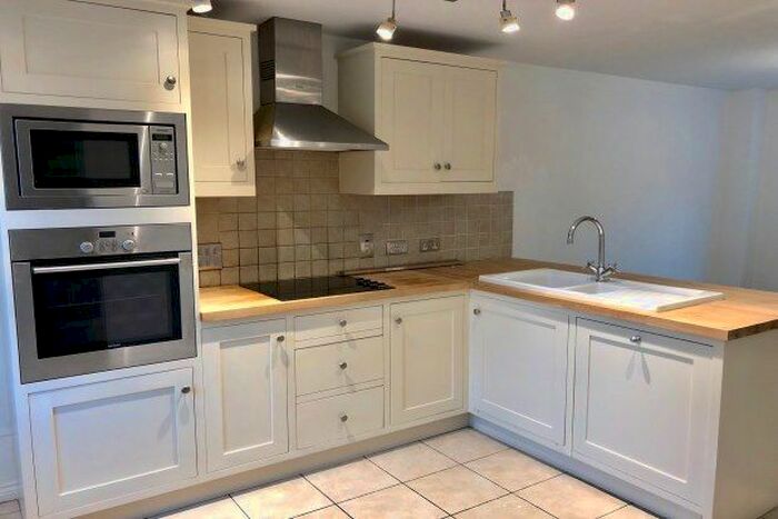 2 Bedroom Town House To Rent In Birstall, Leicester, LE4