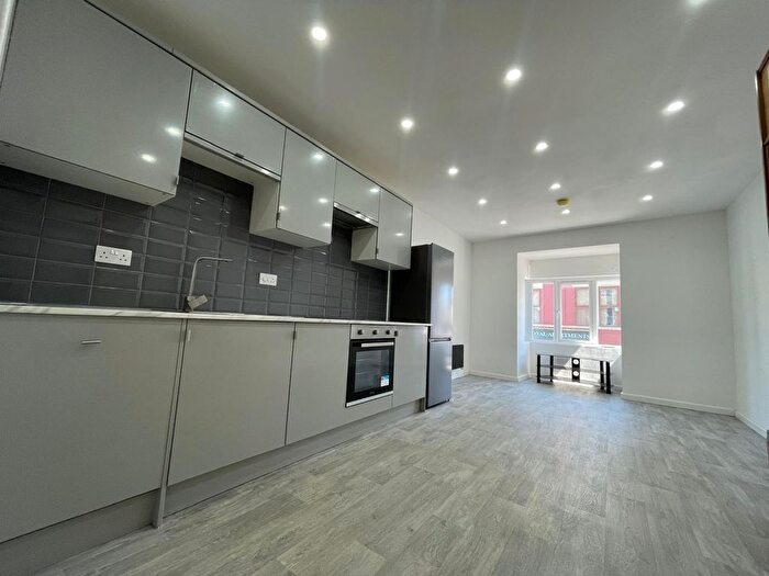 2 Bedroom Flat To Rent In Abbeydale Road, Sheffield, S7