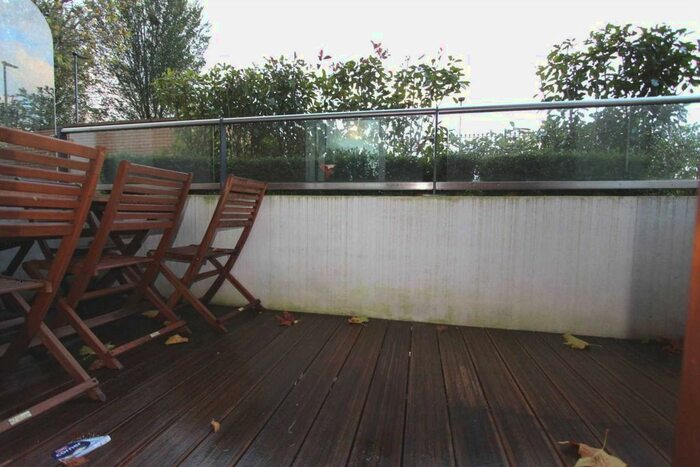 2 Bedroom Flat To Rent In Napier House, Acton, W3