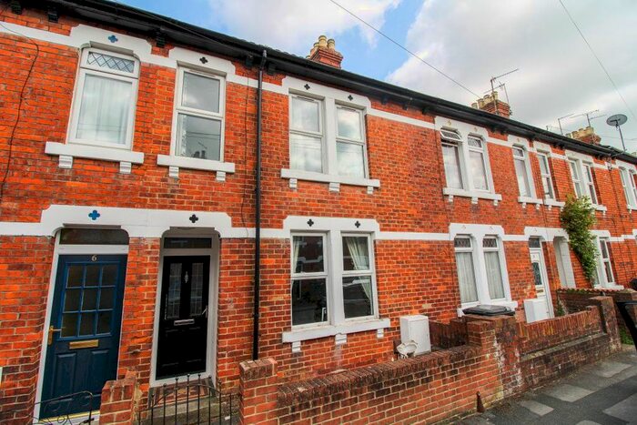 3 Bedroom Property To Rent In Ripley Road, Swindon, SN1