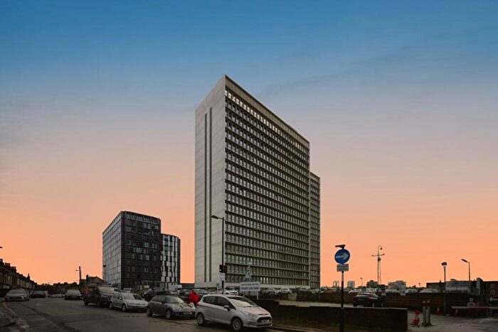 1 Bedroom Flat For Sale In High Street, Croydon, Surrey, CR0