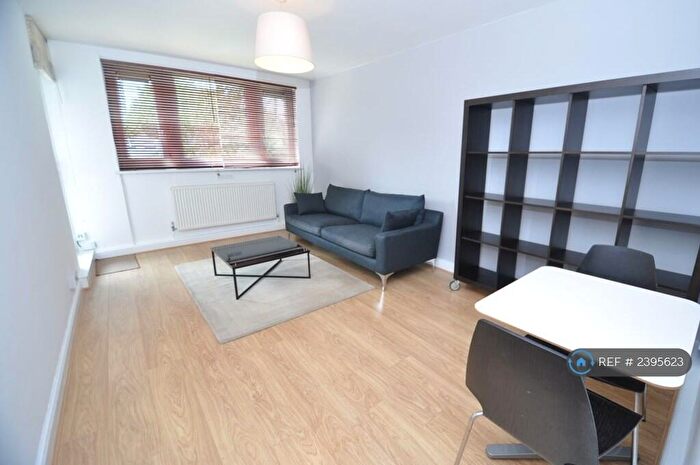 1 Bedroom Flat To Rent In Macclesfield House, London, EC1V