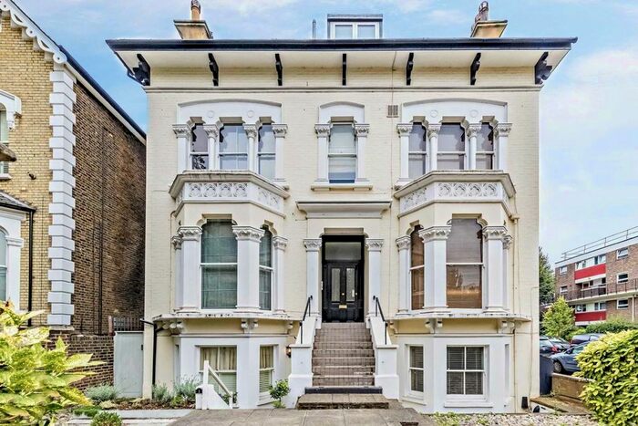 2 Bedroom Flat To Rent In Chiswick High Road, London, W4