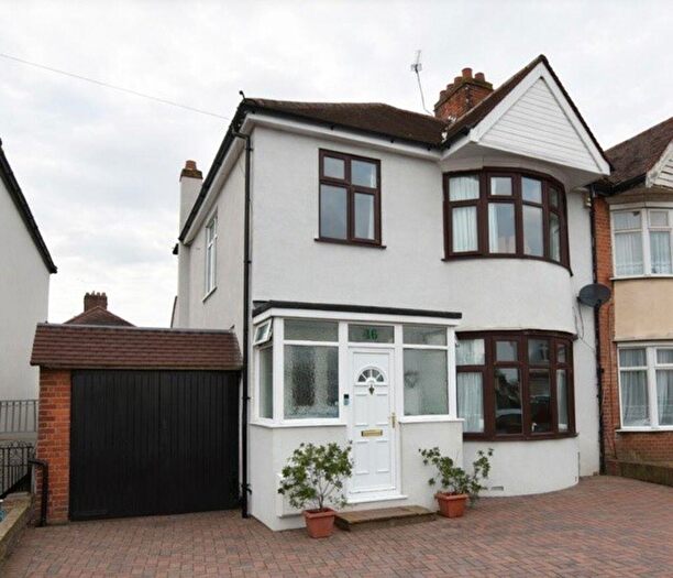 3 Bedroom Semi Detached House For Sale In Pinner View, Harrow, HA1