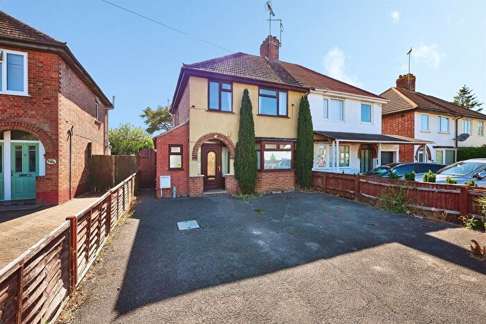 3 Bedroom Semi-Detached House For Sale In Fulbridge Road, Peterborough, PE4