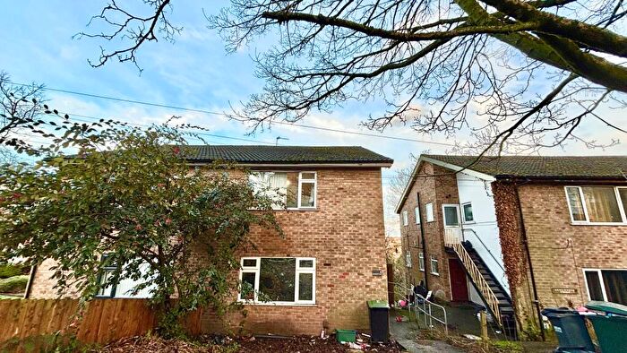 2 Bedroom Flat To Rent In Buckingham Court, NG3