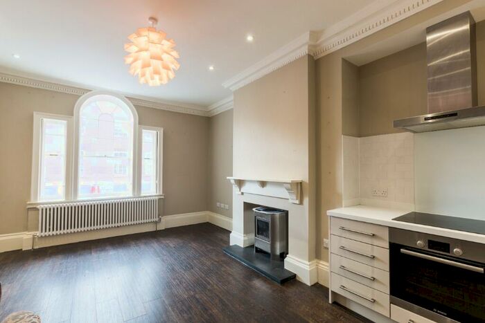 1 Bedroom Flat To Rent In Northbrook St, Newbury, RG14