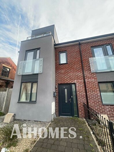 4 Bedroom House To Rent In Moss Lane Weat, Manchester, M15