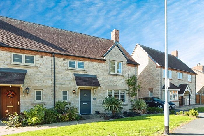 3 Bedroom Semi-detached House For Sale In Kennel Lane, Paulerspury, Towcester, NN12