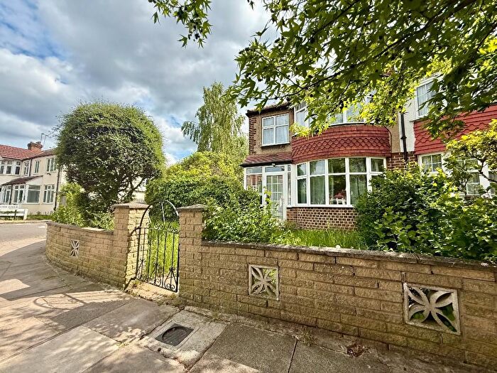 4 Bedroom End Of Terrace House To Rent In Tees Avenue, Perivale, London, UB6