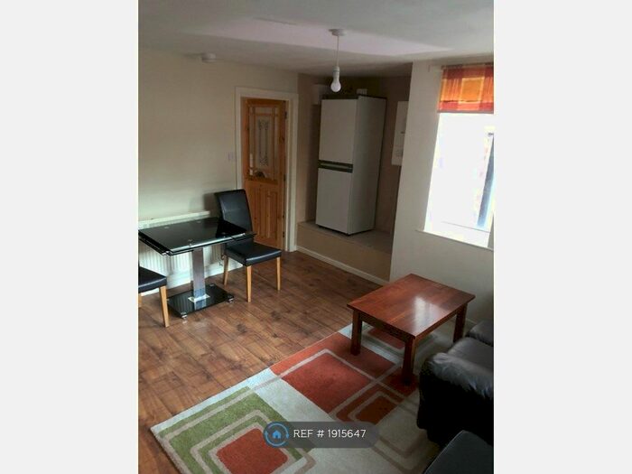 2 Bedroom Flat To Rent In Gell Street, Sheffield, S3