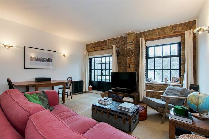 2 Bedroom Flat To Rent In Weller Street Lofts, Borough, London, SE1