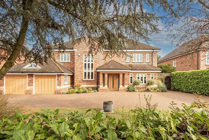 6 Bedroom Detached House For Sale In Prospect Lane, Harpenden, AL5