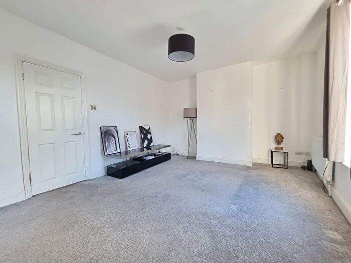 2 Bedroom Flat To Rent In Chesterfield Road, Sheffield, S8