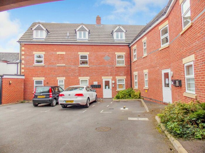 1 Bedroom Flat To Rent In Vicarage View, Little London Court, Swindon, SN1
