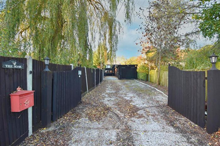 4 Bedroom Semi Detached House For Sale In Horseman Side, Brentwood, CM14