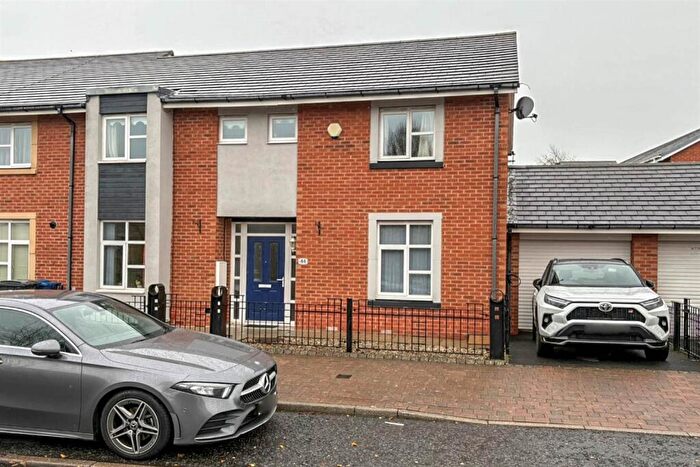 4 Bedroom Semi Detached House For Sale In Lynwood Way, South Shields, NE34