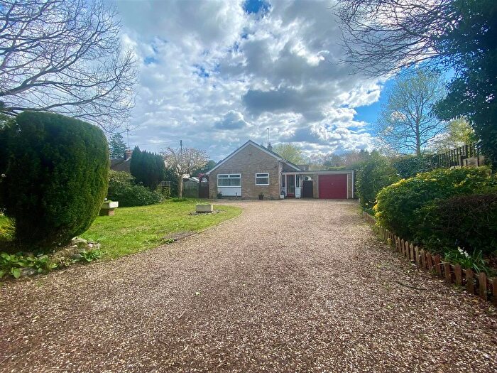 3 Bedroom Bungalow For Sale In Whitehill Road, Standford, Hampshire, GU35