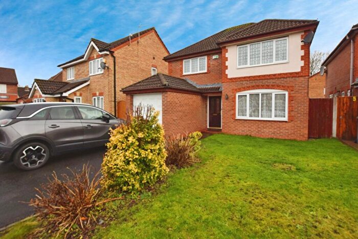 4 Bedroom Detached House For Sale In Earlesfield Close, Sale, Greater Manchester, M33