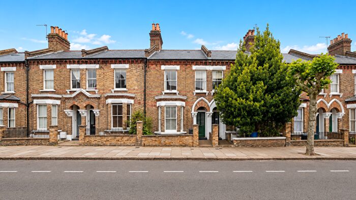 3 Bedroom Flat For Sale In Fifth Avenue, London, W10