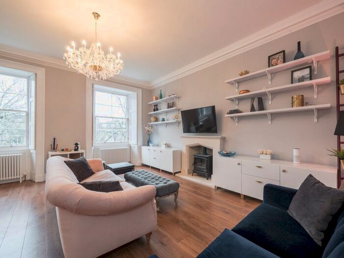 2 Bedroom Flat To Rent In Clarendon Crescent, Edinburgh, EH4