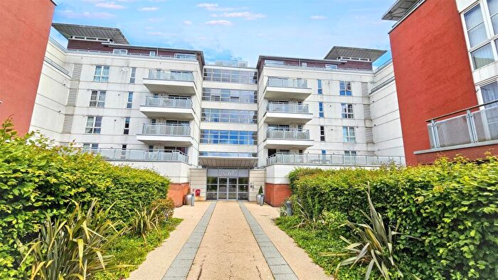 2 Bedroom Apartment For Sale In Watkin Road, Leicester, LE2