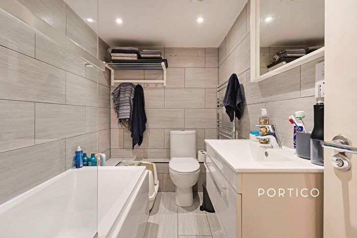 1 Bedroom Flat To Rent In Hopgood Street, London, W12