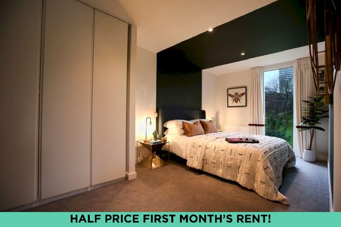 3 Bedroom Apartment To Rent In Aspin Lane, Manchester, Greater Manchester, M4