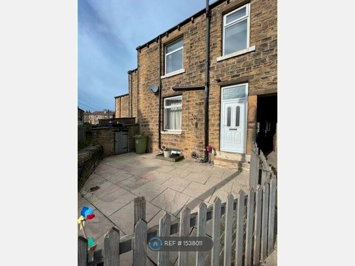 2 Bedroom Terraced House To Rent In King Street, Lindley, Huddersfield, HD3