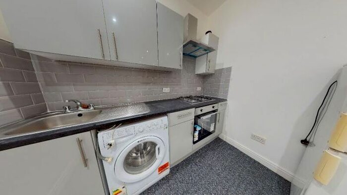 2 Bedroom Flat To Rent In St Johns Terrace, University, Leeds, LS3
