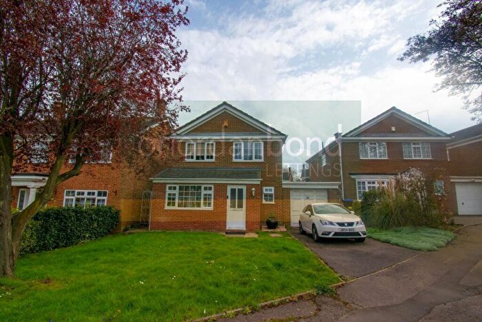 4 Bedroom Detached House To Rent In Conyngham Road, Meadowdfields, Northampton, NN3