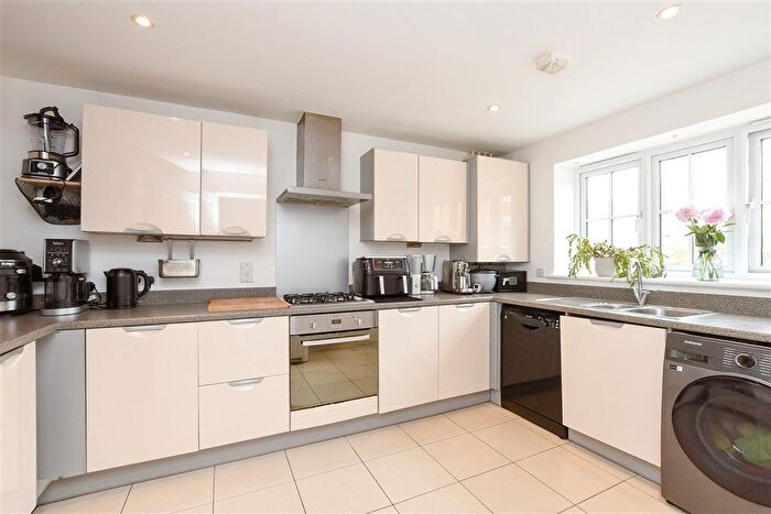 4 Bedroom Semi-Detached House For Sale In Burgess Road, Horley, Surrey, RH6