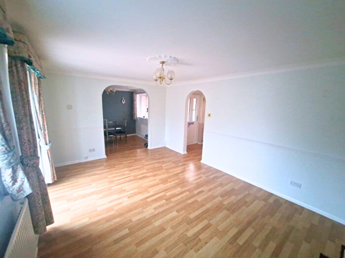 4 Bedroom Terraced House To Rent In Rochester Avenue, Luton, Bedfordshire, LU2