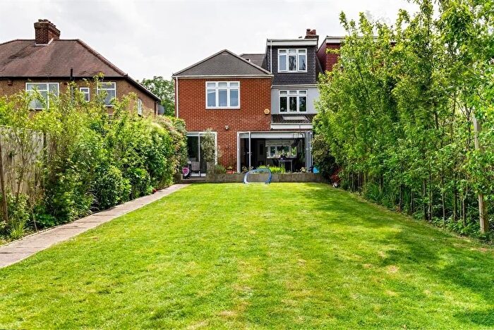 5 Bedroom Semi-detached House For Sale In Tentelow Lane, Norwood Green, UB2