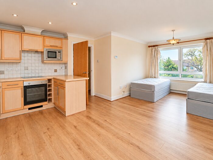 2 Bedroom Flat To Rent In Pollard Road, Morden, SM4