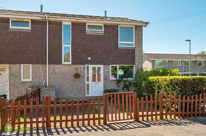 2 Bedroom End Of Terrace House For Sale In Hinton Close, Tadley, Hampshire, RG26