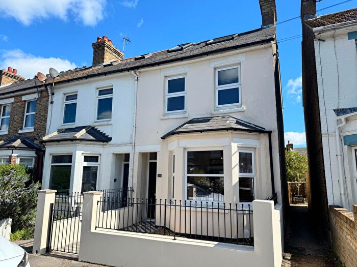 3 Bedroom End Of Terrace House To Rent In Ormonde Road, Hythe, CT21