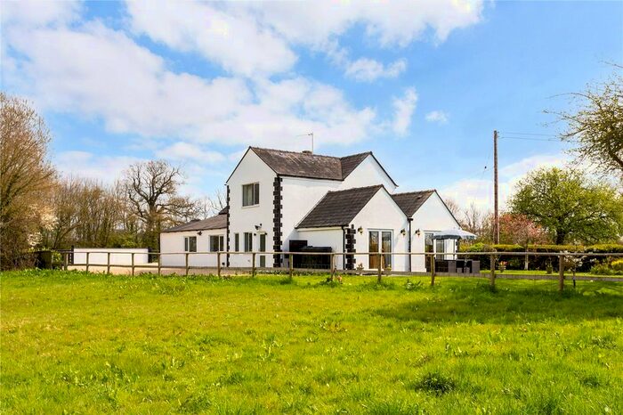 4 Bedroom Detached House For Sale In Hayes Knoll, Purton Stoke, Swindon, Wiltshire, SN5