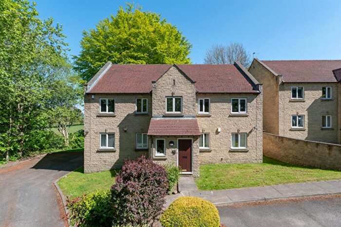 2 Bedroom Flat For Sale In Hilton Court, Bramhope, LS16