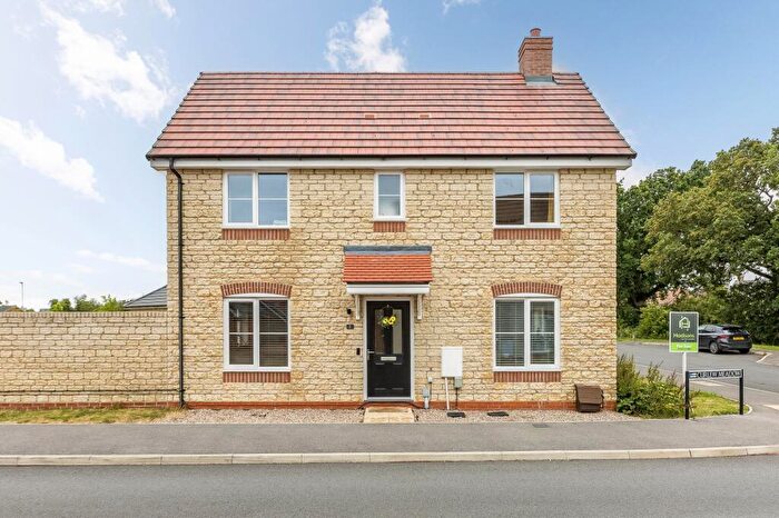 3 Bedroom Semi-Detached House For Sale In Curlew Meadow, Didcot, OX11